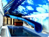 натяжные потолки в бассейне